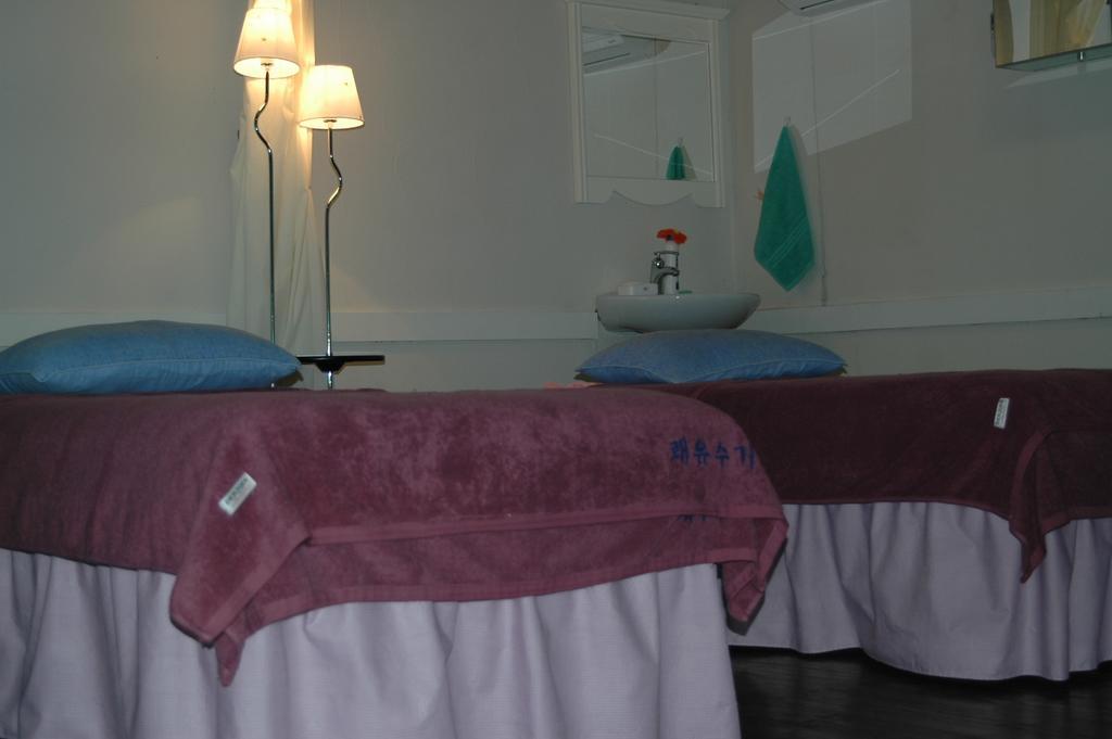 Itaewon Land Spa & Guesthouse Szöul Szoba fotó